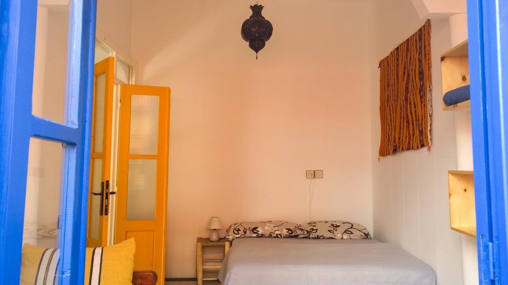 تغازوت Sundesk Coworking And B&B الغرفة الصورة