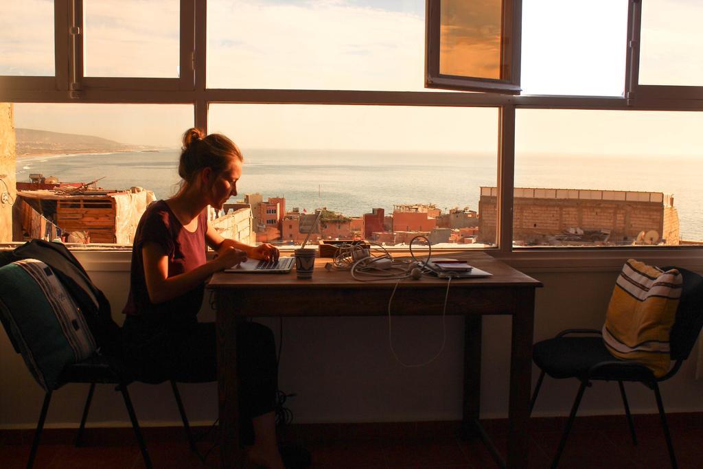 تغازوت Sundesk Coworking And B&B المظهر الخارجي الصورة